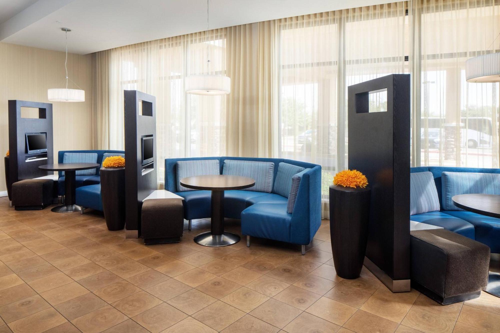 Courtyard By Marriott Lubbock Downtown/University Area Exterior foto