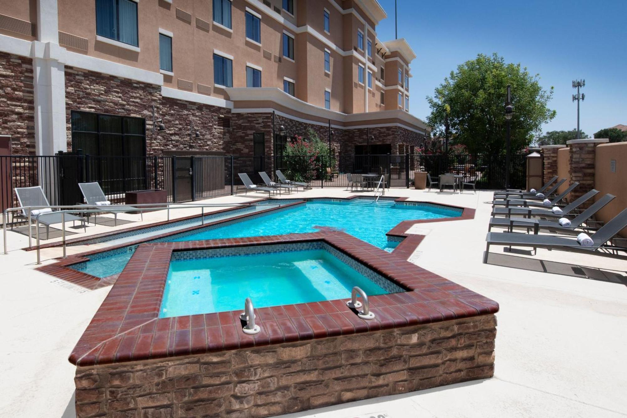 Courtyard By Marriott Lubbock Downtown/University Area Exterior foto