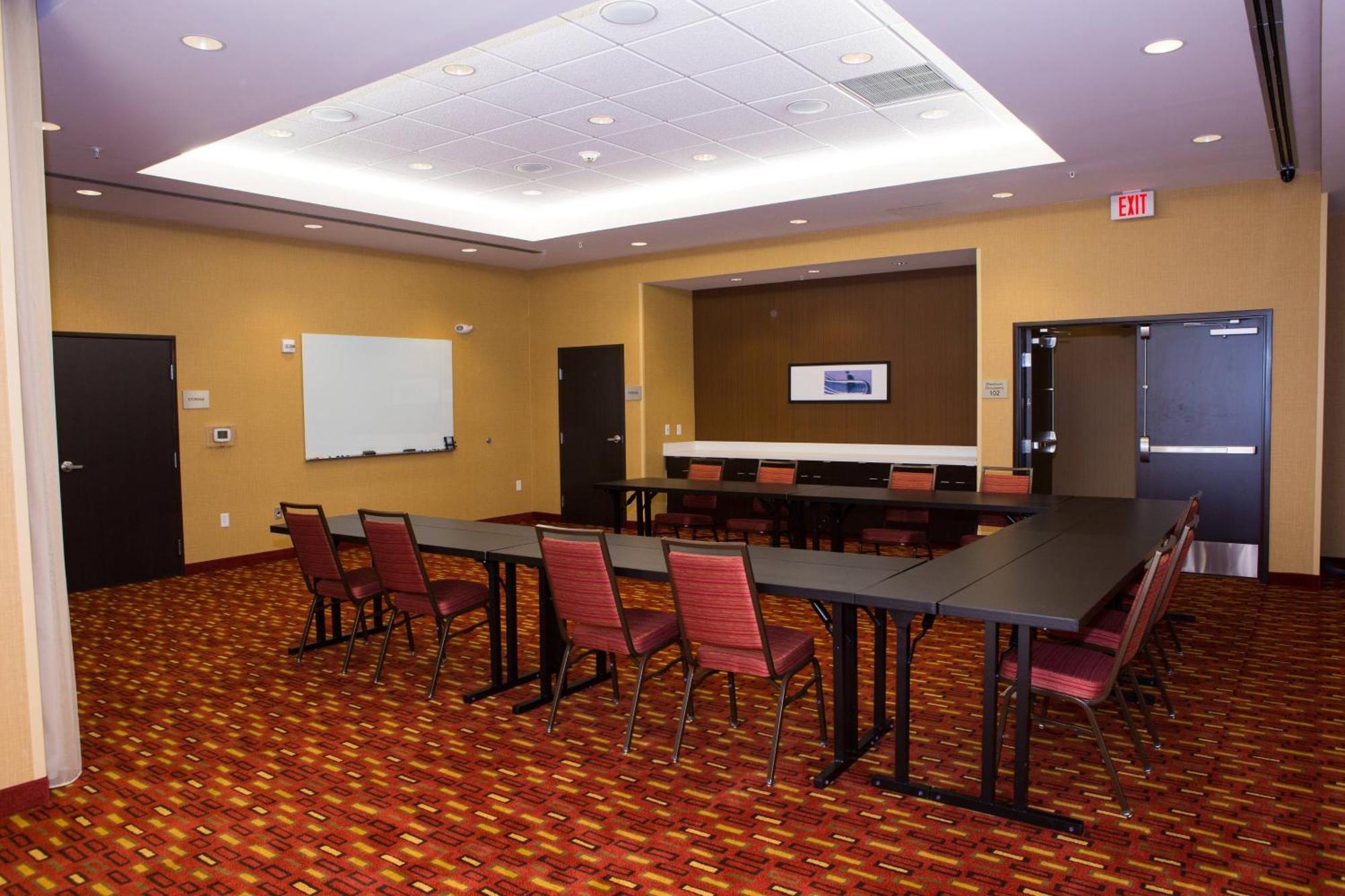 Courtyard By Marriott Lubbock Downtown/University Area Exterior foto